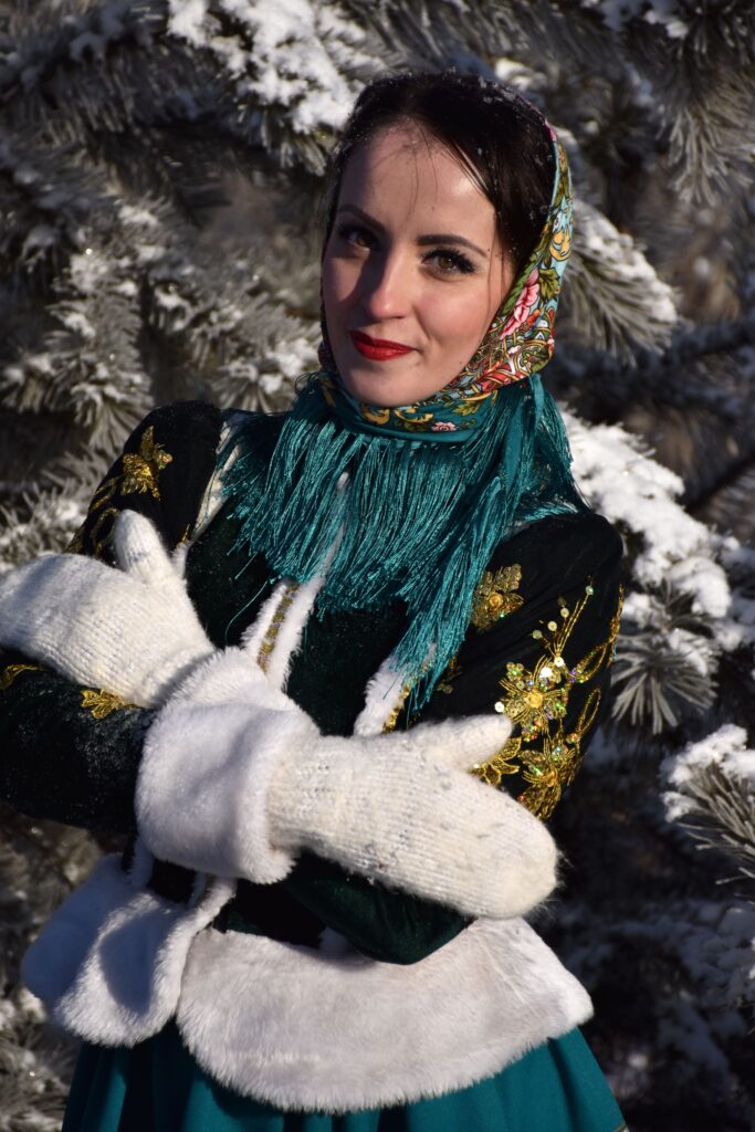 11607f5602eda80a2ea19221a6c4fce3-683x1024 Зимняя  фотосессия "Забайкальские казачки"