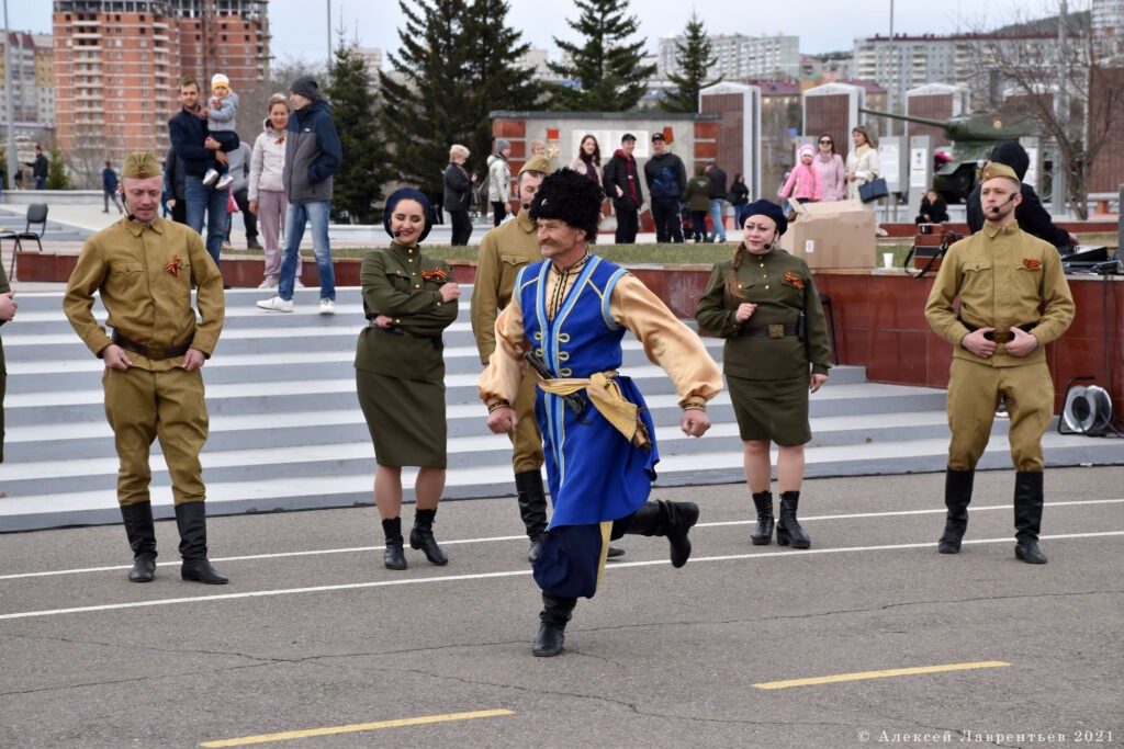 1666693627_22c683-1024x683 Ансамбль песни и пляски "Забайкальские казаки"