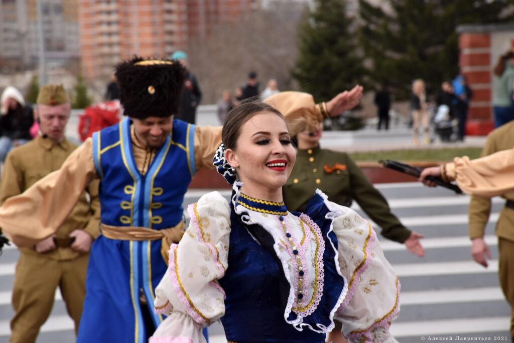 1666693686_33048a-1024x683 Ансамбль песни и пляски "Забайкальские казаки"