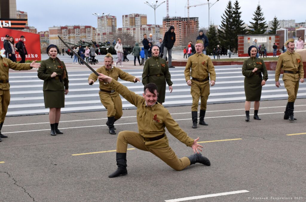 1666693704_a48c8b-1024x676 Ансамбль песни и пляски "Забайкальские казаки"