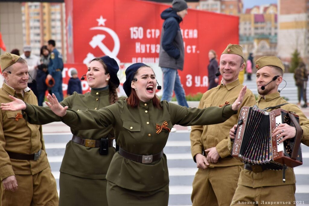 1666693711_035b93-1024x683 Ансамбль песни и пляски "Забайкальские казаки"