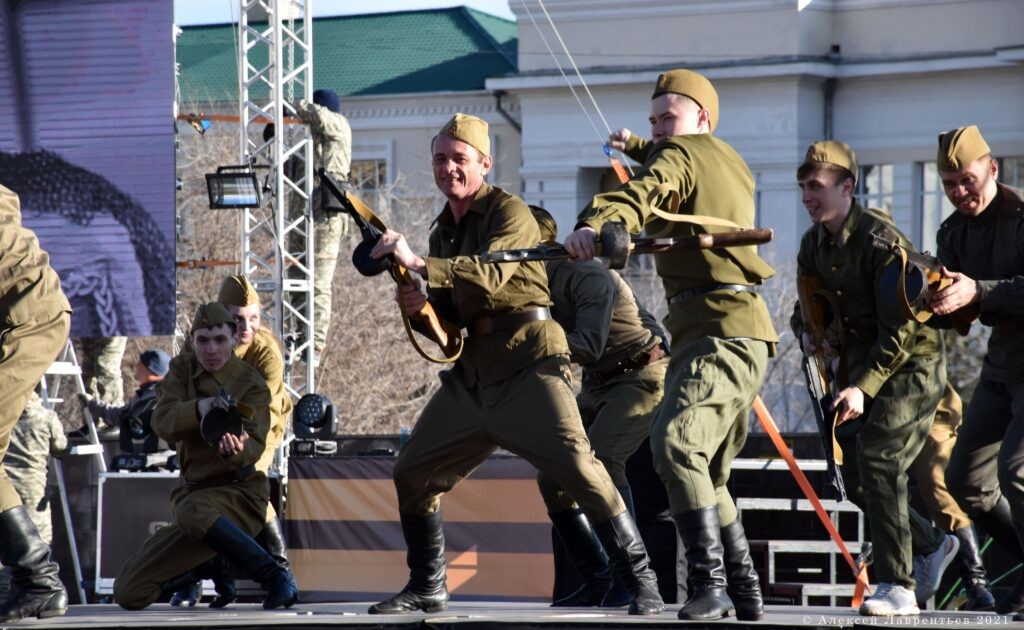 1666693725_6ff28c-1024x630 Ансамбль песни и пляски "Забайкальские казаки"