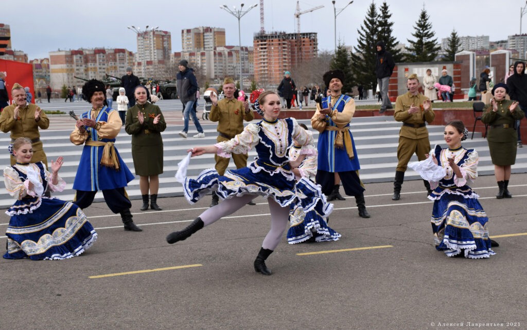 1666693794_8335f2-1024x643 Ансамбль песни и пляски "Забайкальские казаки"