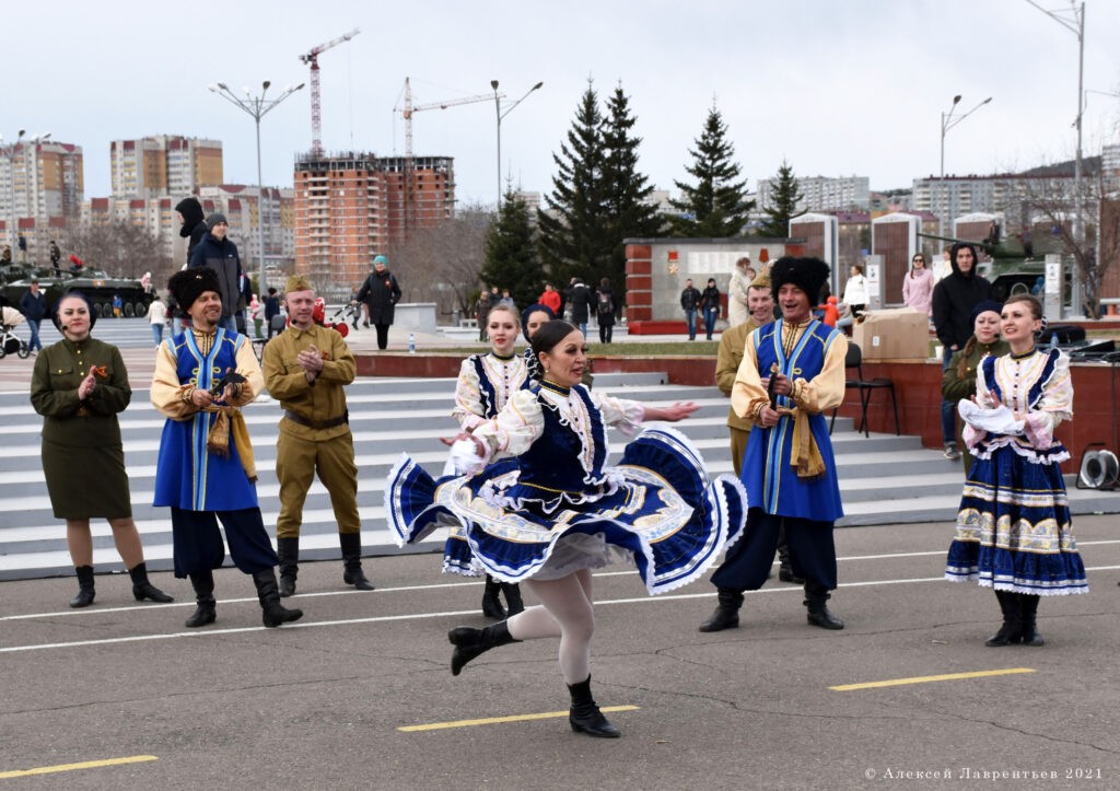 1666693849_bc6614-1024x723 Ансамбль песни и пляски "Забайкальские казаки"