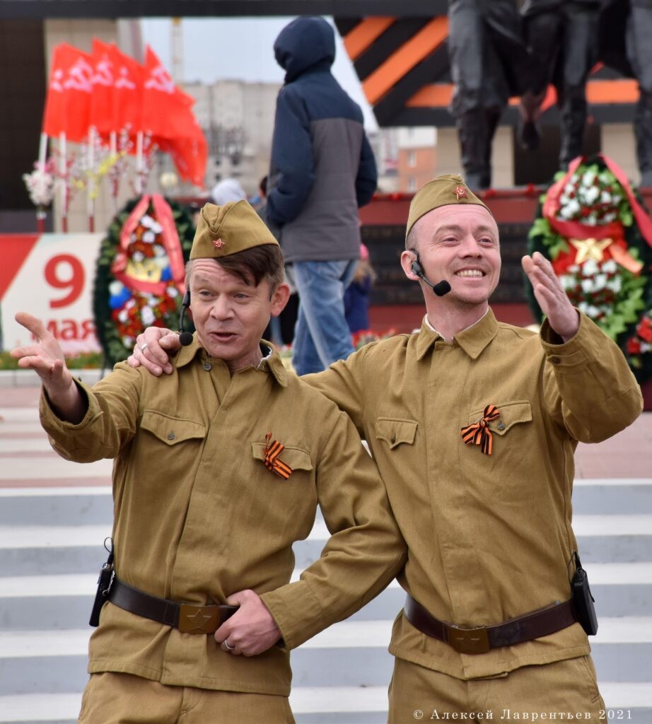 1666693935_6d775e-922x1024 Ансамбль песни и пляски "Забайкальские казаки"