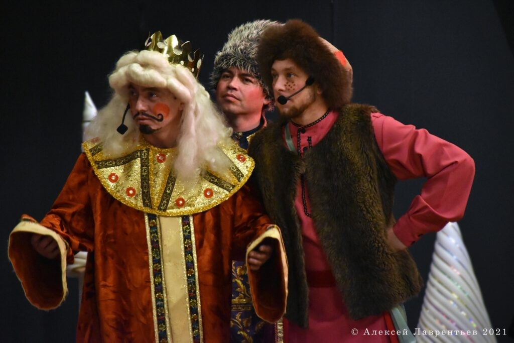 1666693983_8e6d1b-1024x683 Ансамбль песни и пляски "Забайкальские казаки"