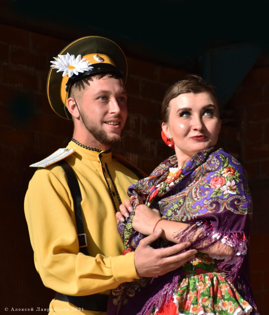 1666694327_29ab69-876x1024 Ансамбль песни и пляски "Забайкальские казаки"