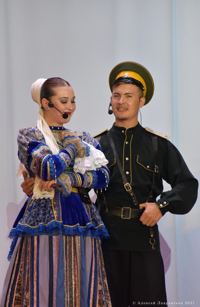 1666694327_5eb6f6-669x1024 Ансамбль песни и пляски "Забайкальские казаки"