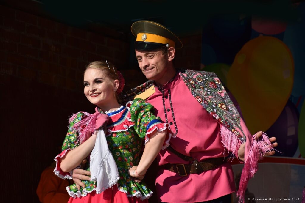 1666694353_687231-1024x683 Ансамбль песни и пляски "Забайкальские казаки"