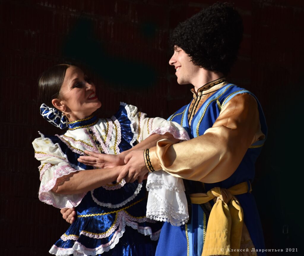 1666694382_957eb9-1024x860 Ансамбль песни и пляски "Забайкальские казаки"
