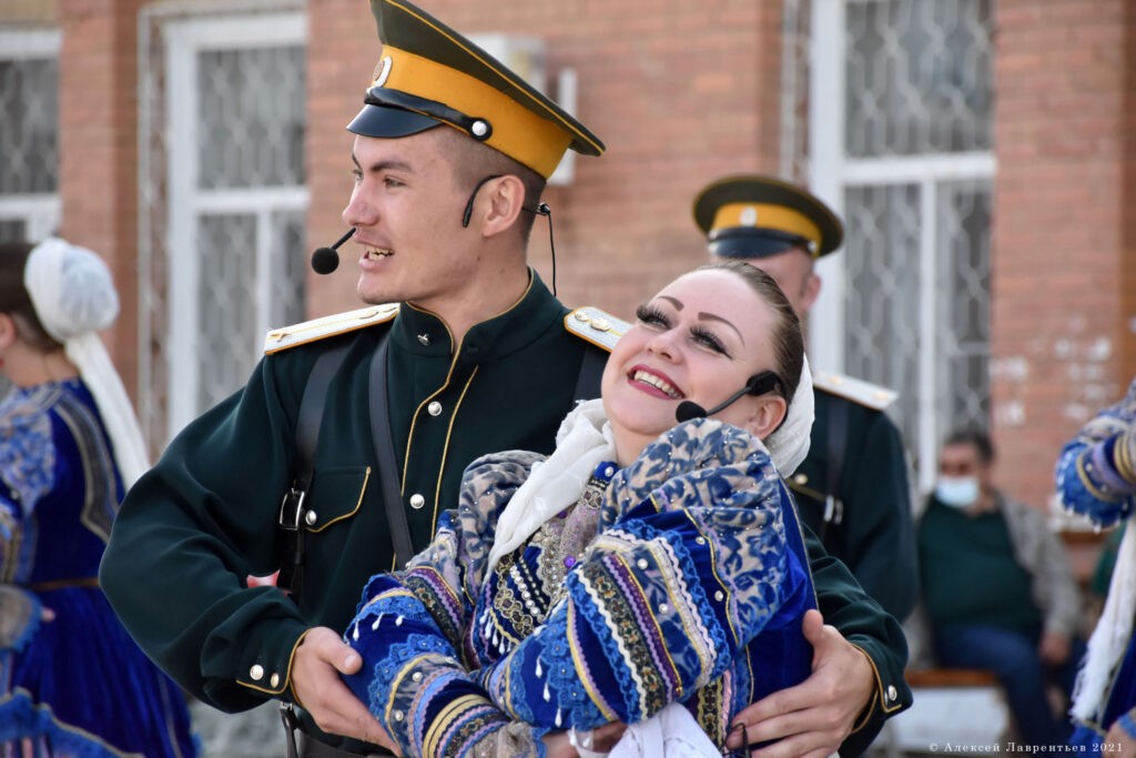 1666694401_ec9afe-1024x683 Ансамбль песни и пляски "Забайкальские казаки"