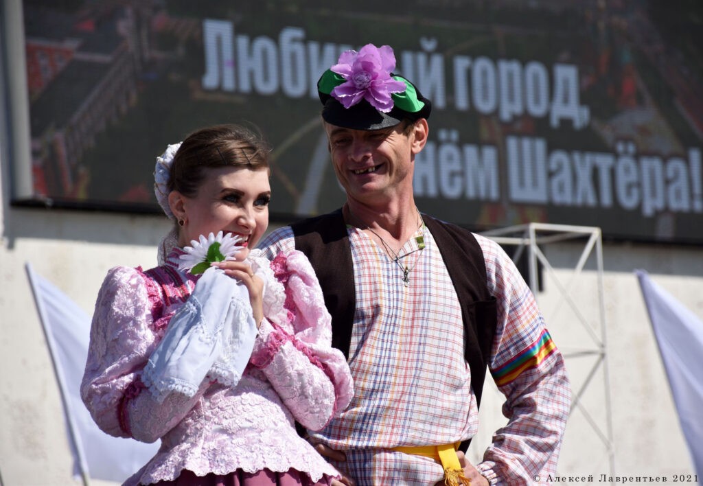 1666694403_7f63c7-1024x708 Ансамбль песни и пляски "Забайкальские казаки"