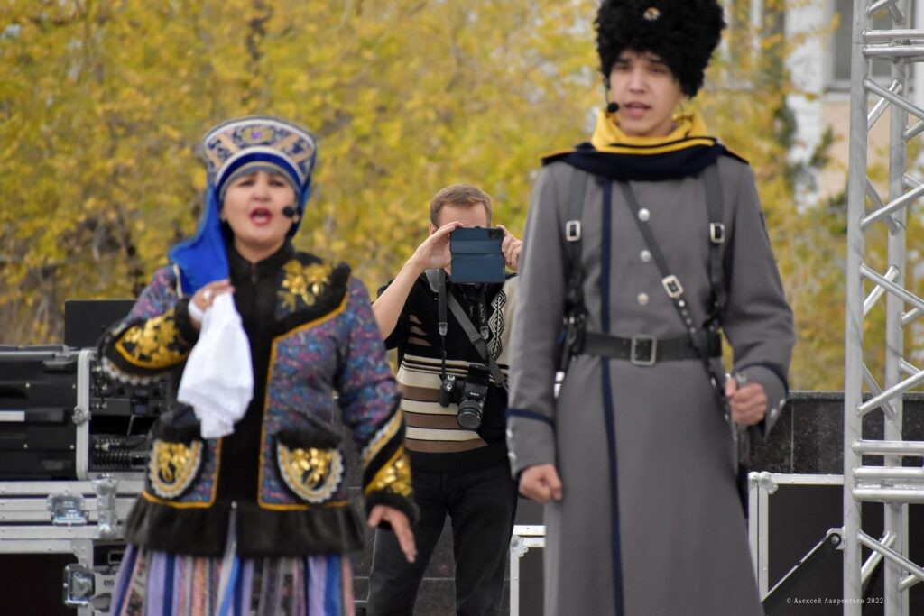 1666695152_63760c-1024x683 Ансамбль песни и пляски "Забайкальские казаки"