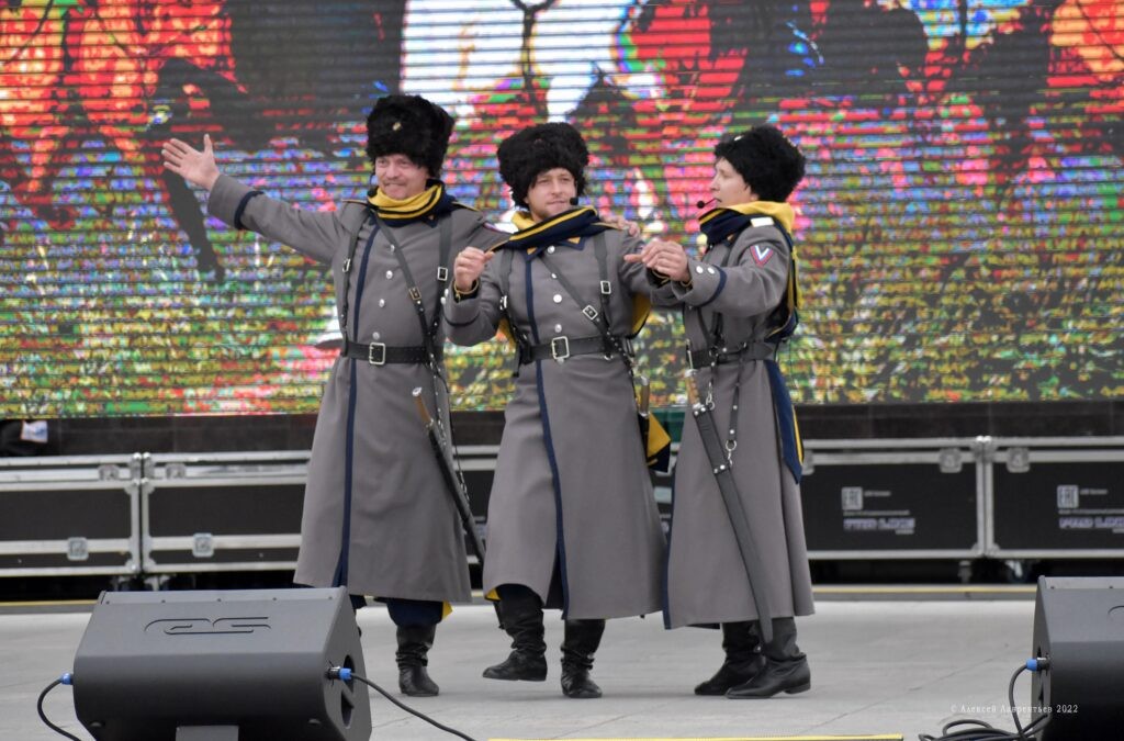 1666695188_c721f9-1024x675 Ансамбль песни и пляски "Забайкальские казаки"