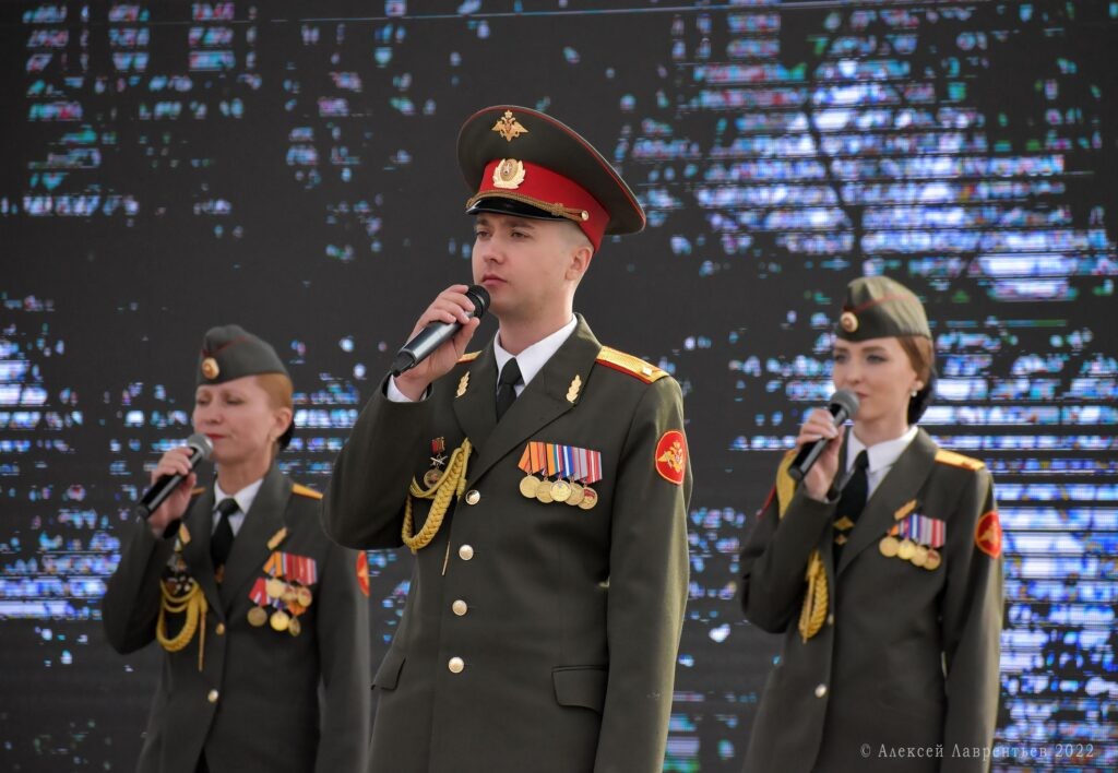 1666695461_7bebbb-1024x708 Концерт-митинг в поддержку референдума на Донбассе