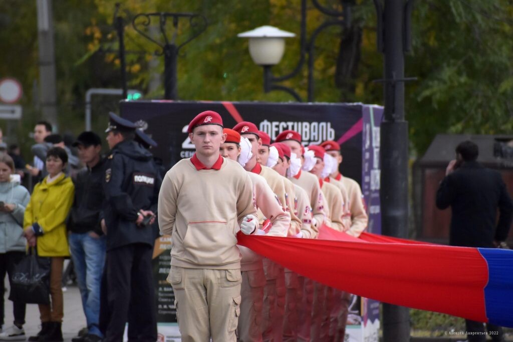 1666695463_7eee9f-1024x683 Концерт-митинг в поддержку референдума на Донбассе