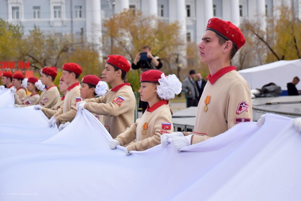1666695500_29ad61-1024x683 Концерт-митинг в поддержку референдума на Донбассе