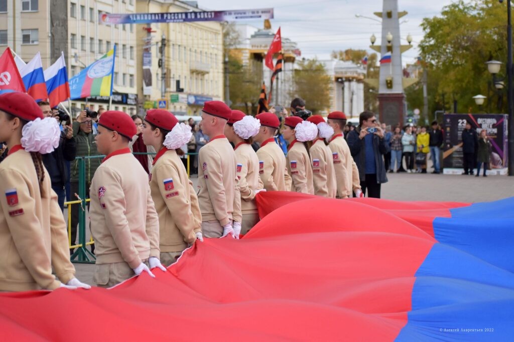 1666695500_6628bf-1024x683 Концерт-митинг в поддержку референдума на Донбассе