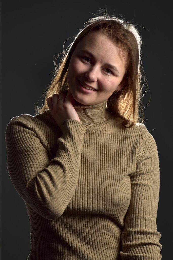 1673412909_8fadc0-683x1024 Анна Ломакина