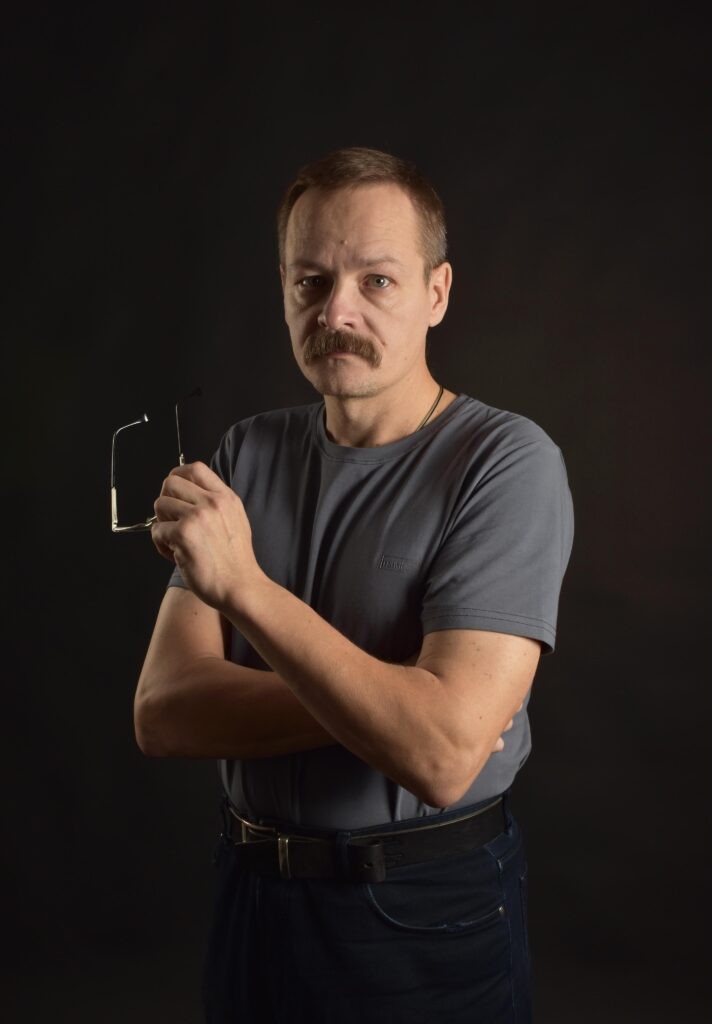 1674279293_a97ee9-712x1024 Максим
