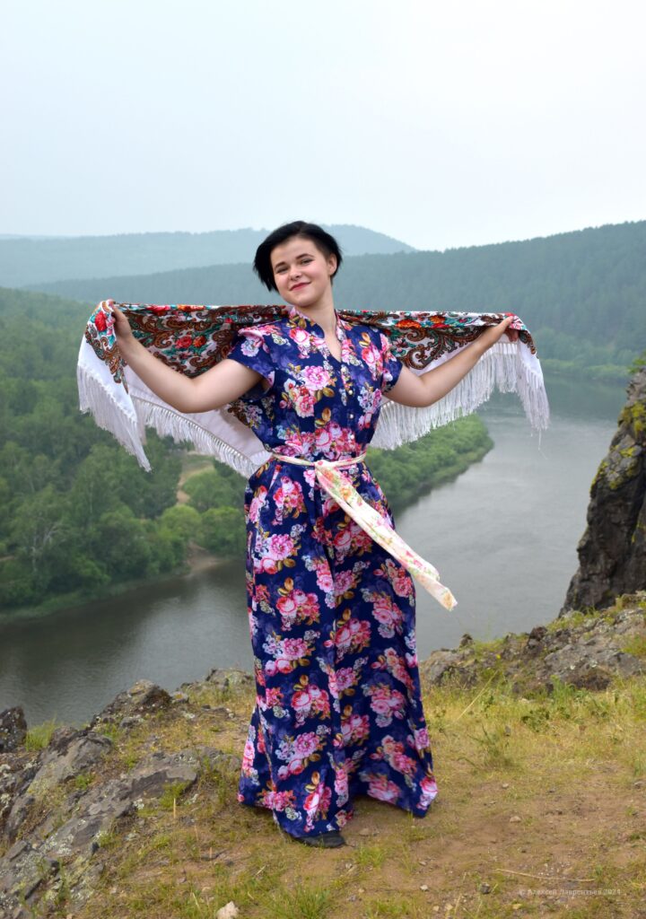 579c59b163f6c020b466c22040df063f-720x1024 Анна