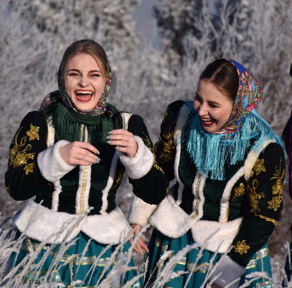 6cee39e31078c3c1623e96d95570599d-1024x1010 Зимняя  фотосессия "Забайкальские казачки"