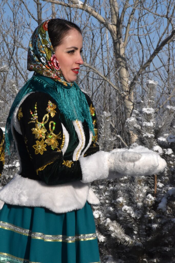 a936dddf2f17f1a3c65cc4c173676dc4-683x1024 Зимняя  фотосессия "Забайкальские казачки"