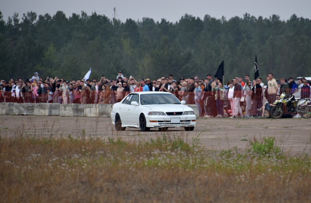 9c22a9e869e17999a9b1a44d4048cd4d-1024x671 Открытый Кубок городского округа «Город Чита» по автомобильному спорту в дисциплине «дрэг-рейсинг»