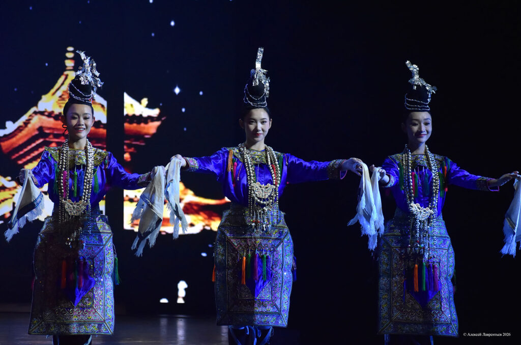 dsc_5630-1024x677 Ансамбль песни и танца «Красочная художественная труппа Гуйчжоу» 多彩贵州风